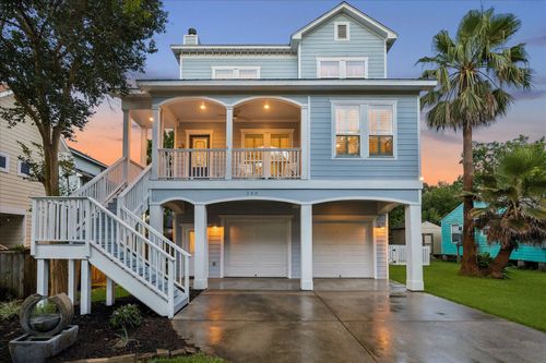 209 Queen Rd, Clear Lake Shores, TX, 77565-2379 | Card Image