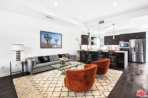 8412 Blackburn Ave, Los Angeles, CA, 90048-4119 | Card Image