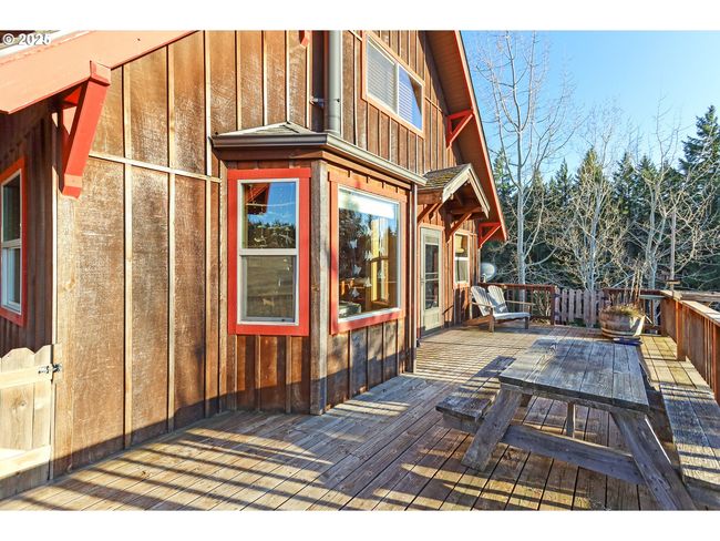 96 Pearce Rd, House other with 3 bedrooms, 2 bathrooms and 1 parking in White Salmon WA | Image 4