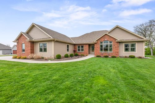 W279N8663 Twin Pine Circle, Lisbon, WI, 53029 | Card Image