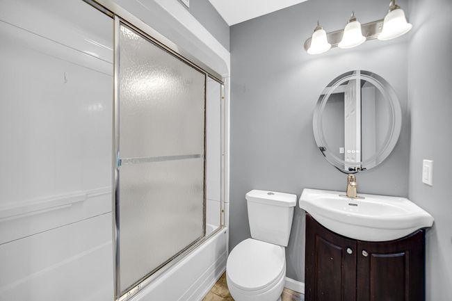 Suite A Full Bathroom | Image 7