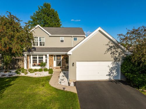 500 Half Moon Ct, Oswego, IL, 60543-7925 | Card Image