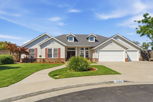 1995 Bergren Ct, Kingsburg, CA, 93631-2705 | Card Image