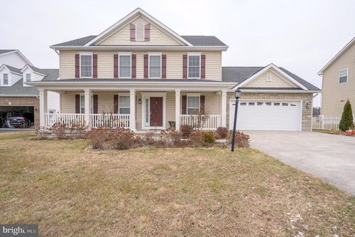 141 Envoy Ct, INWOOD, WV, 25428-4665 | Card Image