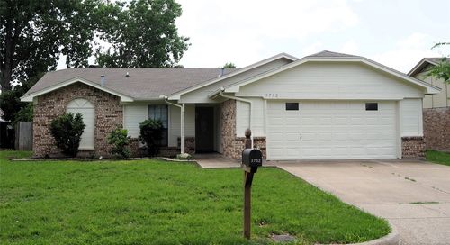 3732 Greenstone Dr, Fort Worth, TX, 76137-1633 | Card Image