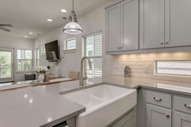 37 - 1101 Euphoria Bnd, Condo with 3 bedrooms, 3 bathrooms and 2 parking in Austin TX | Image 8