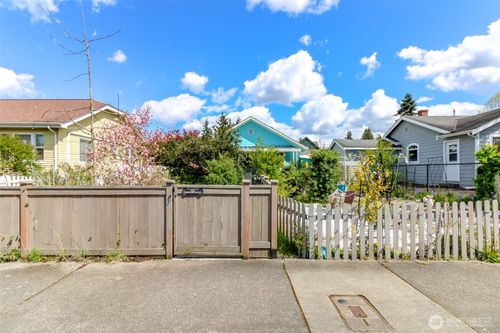 208 F Street Se, Auburn, WA, 98002 | Card Image
