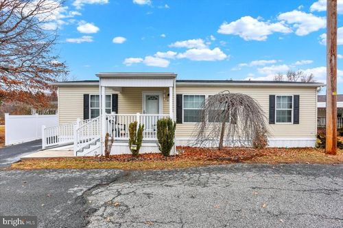 27 Valley View Ct, FLEETWOOD, PA, 19522-9477 | Card Image