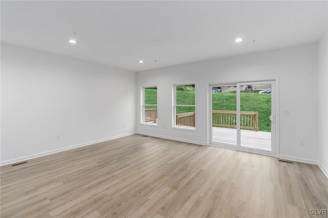 Model photos of townhomes. | Image 10