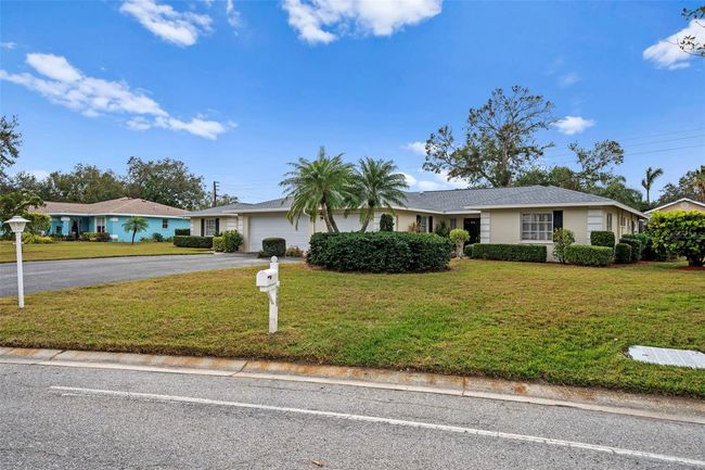 7460 W Country Club Dr N, Condo with 2 bedrooms, 2 bathrooms and null parking in Sarasota FL | Image 42
