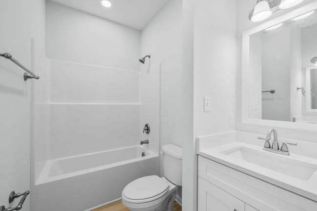 Guest bath 1 72 | Image 22