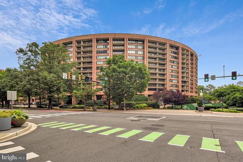 807s-1805 Crystal Dr, ARLINGTON, VA, 22202-4406 | Card Image