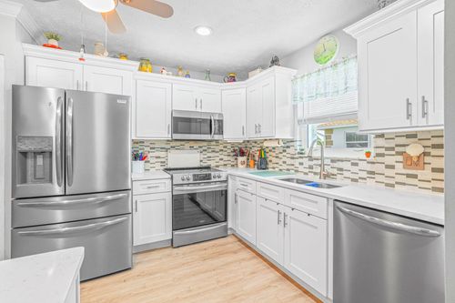 2-1203 S Lakes End Dr, Fort Pierce, FL, 34982-6721 | Card Image