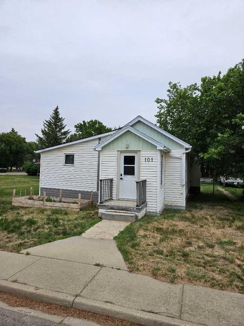 101 3 Ave W, Foremost, AB, T0K0X0 | Card Image