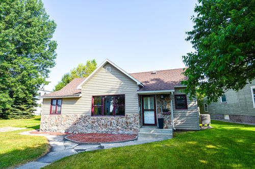 237 E Nelson Ave, Warren, MN, 56762-1236 | Card Image