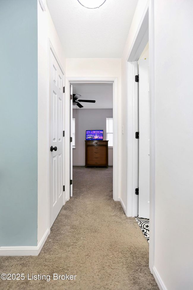 6904 Holly Lake Dr, Townhouse with 2 bedrooms, 1 bathrooms and null parking in Louisville KY | Image 11