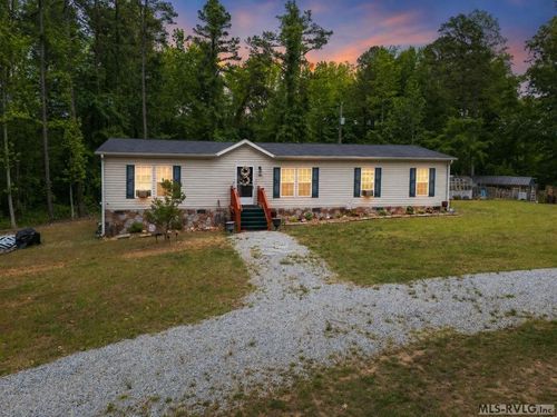 1370 Hunters Ln, Chase City, VA, 23924-4708 | Card Image