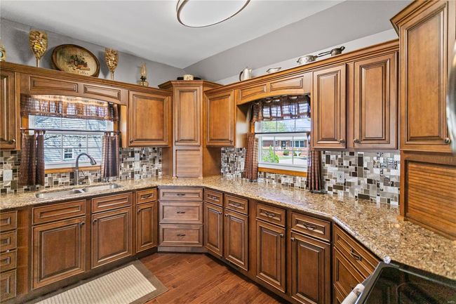 708 N Giddings Ave, House other with 3 bedrooms, 2 bathrooms and 2 parking in Jerseyville IL | Image 24