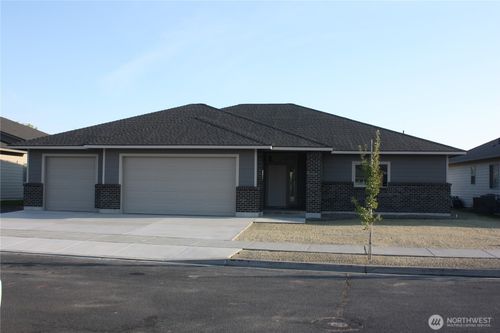 3493 W Blue Heron Ln, Moses Lake, WA, 98837-8324 | Card Image