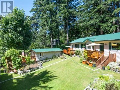 9098 Stager Rd, House other with 4 bedrooms, 4 bathrooms and null parking in Powell River BC | Image 1