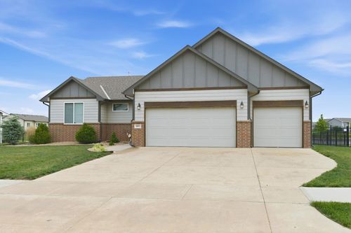 830 Freedom St, Derby, KS, 67037-7977 | Card Image