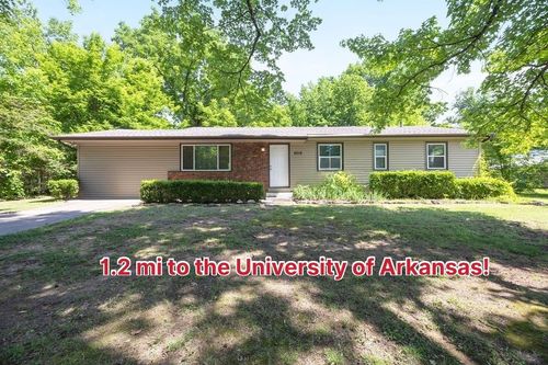 2212 W Holly St, Fayetteville, AR, 72703-1213 | Card Image
