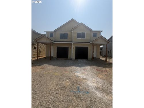572 Spring Blvd, Woodburn, OR, 97071-5711 | Card Image