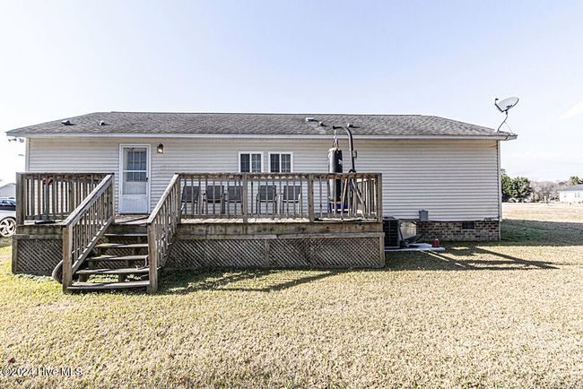 207 N Wilson St, House other with 3 bedrooms, 2 bathrooms and null parking in Whitakers NC | Image 12