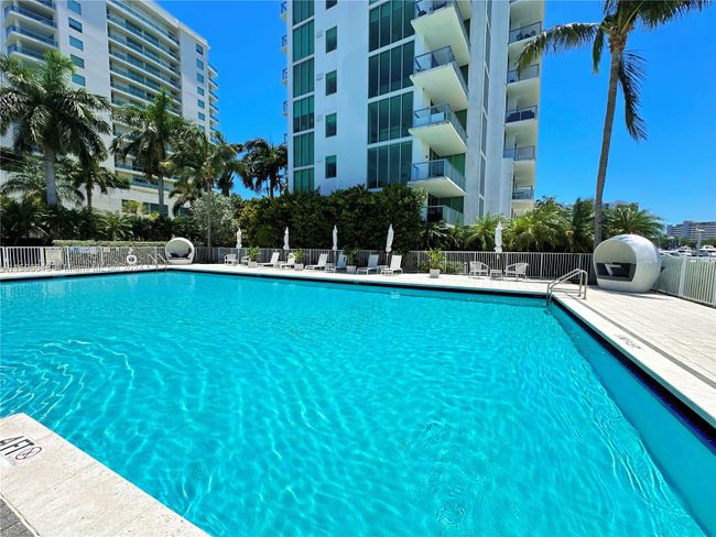 1501 - 7928 East Dr, Condo with 2 bedrooms, 2 bathrooms and null parking in North Bay Village FL | Image 53