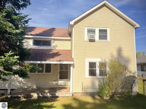 513 Cayuga, Bellaire, MI, 49615 | Card Image