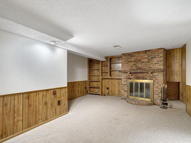 12 - Family Room.jpg | Image 12