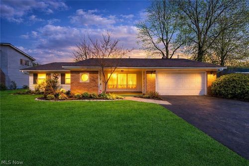 1215 Spruce Tree Ln, Amherst, OH, 44001-1228 | Card Image