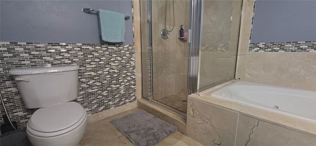 APT-1024 - 7900 Harbor Island Dr, Condo with 1 bedrooms, 2 bathrooms and null parking in North Bay Village FL | Image 36