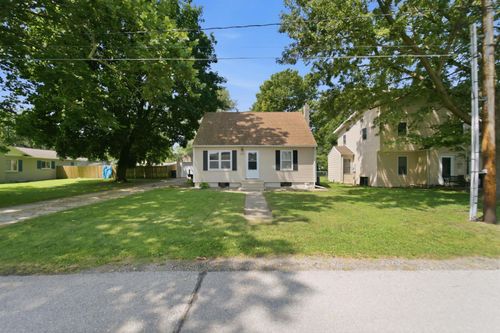 2212 Cypress Ave, Cedar Falls, IA, 50613-1424 | Card Image