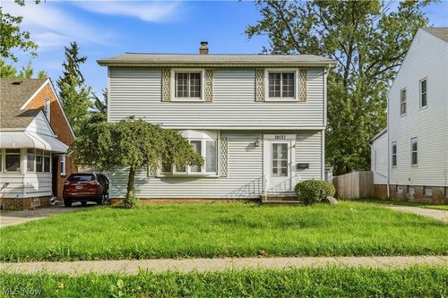 10717 Penfield Ave, Garfield Heights, OH, 44125-2608 | Card Image