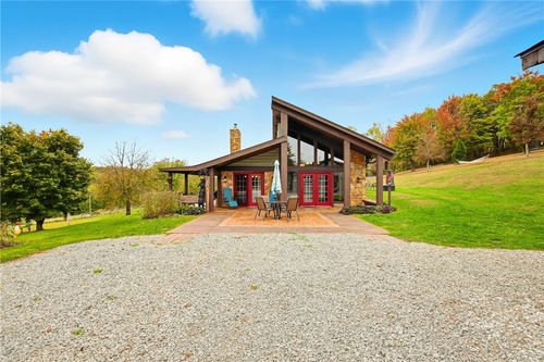 147 Weyant Rd, White, PA, 15490-1033 | Card Image