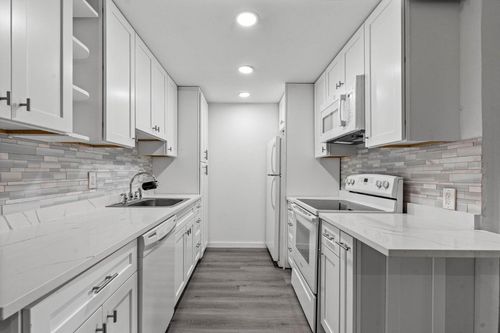 1038-1038 Cambridge B, Deerfield Beach, FL, 33442-3243 | Card Image