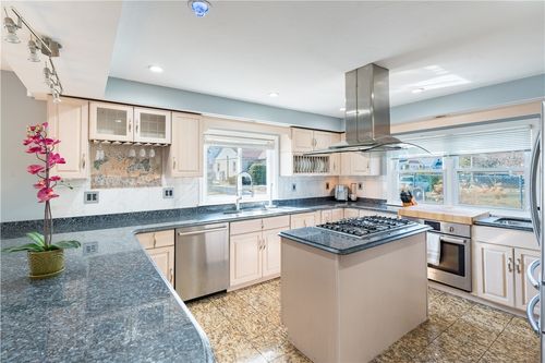928 Admiral St, Providence, RI, 02904-1919 | Card Image