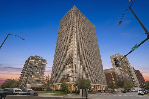 4k-6700 S South Shore Dr, Chicago, IL, 60649-1352 | Card Image