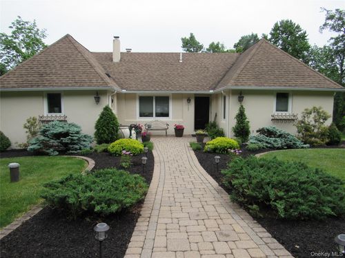 107 Pine Hill Rd, Chester, NY, 10918-1746 | Card Image