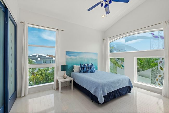 The 3rd floor has 3 spacious bedrooms. | Image 23