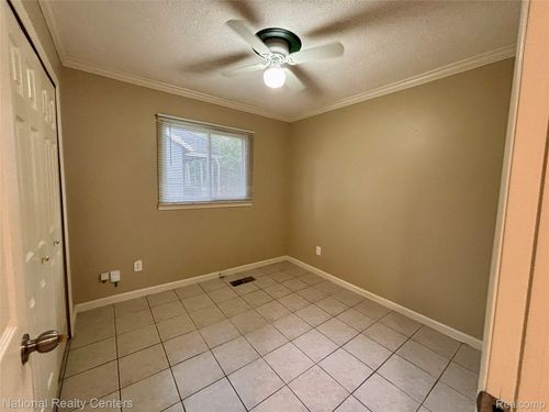 28538 Marshall St, Southfield, MI, 48076-7125 | Card Image