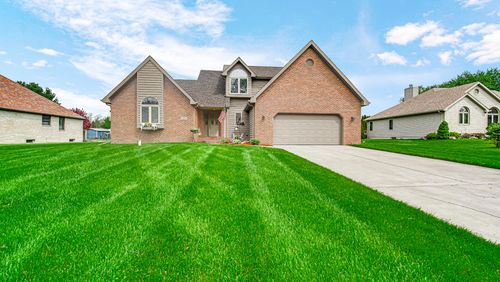 315 Kenbridge Ct, Valparaiso, IN, 46385-8512 | Card Image