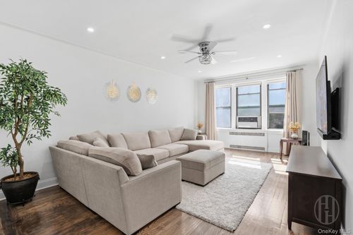 b5-3545 81st St, Jackson Heights, NY, 11372-5038 | Card Image