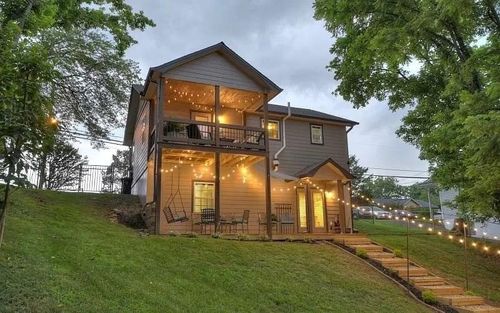 529 E Second St, Blue Ridge, GA, 30513-4640 | Card Image