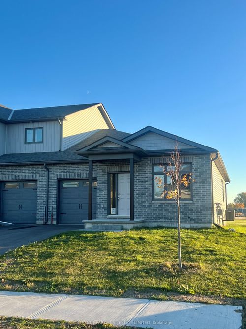 15 Griffin St, Picton, ON, K0K2T0 | Card Image