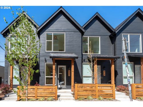 809 N Failing St, Portland, OR, 97227-1229 | Card Image