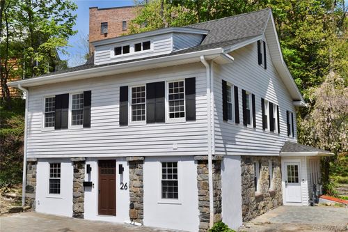 26 Latimer Ln, Bronxville, NY, 10708-2203 | Card Image
