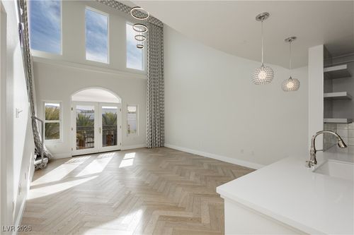 unit-3307-2220 Village Walk Dr, Henderson, NV, 89052-7804 | Card Image