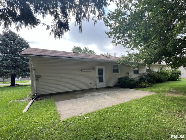 633 Mission Dr, House other with 3 bedrooms, 2 bathrooms and null parking in Kewanee IL | Image 4